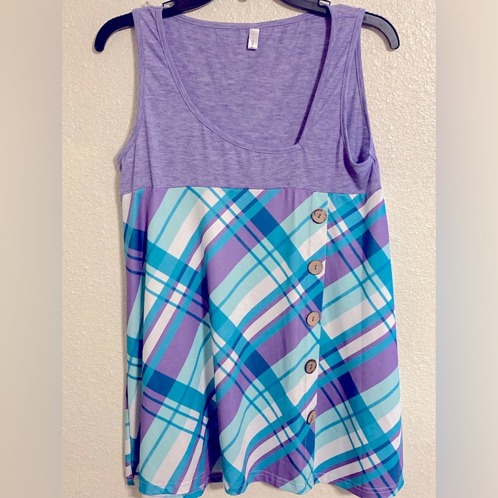 Sleeveless shirt